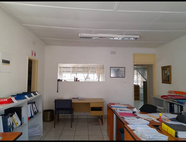 215M² BUILDING FOR SALE IN VANDERBIJLPARK CW 1